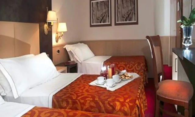 غرفة ثلاثية بسرير مزدوج وسرير فردي، Pinewood Hotel Rome 4/7