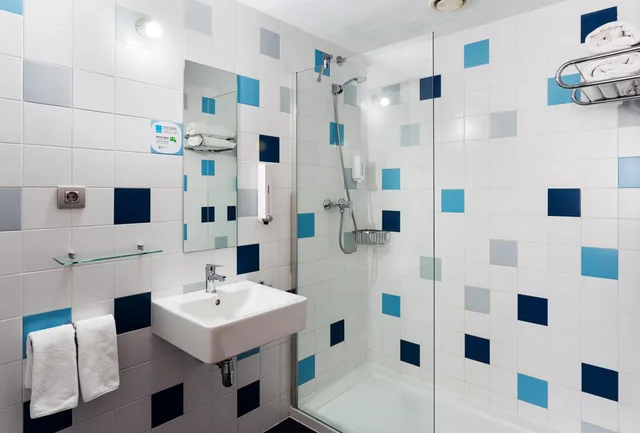 غرفة بسرير مزدوج مع سرير إضافي، B&B HOTEL Granada 9/9