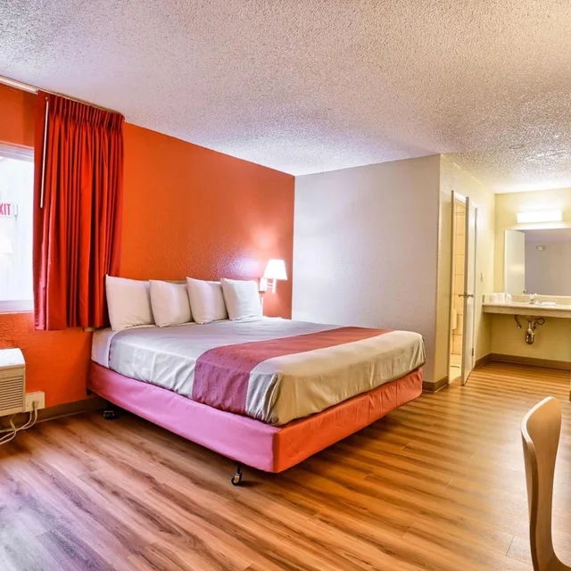 غرفة بسرير كينج، Cathedral Hill Hotel 4/10