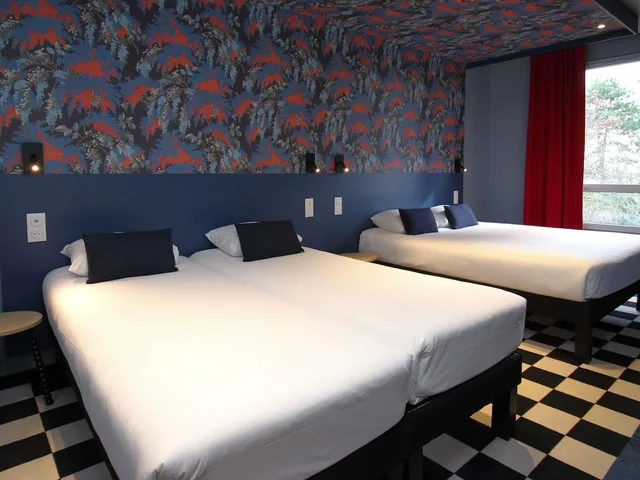 غرفة عائلية بسرير مزدوج مع أريكة، ibis Styles Dijon Sud Domaine De Beauregard 21600 Longvic 1/6