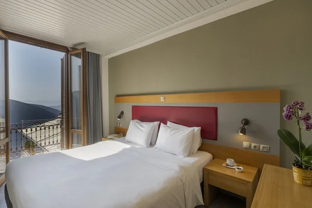 غرفة ديلوكس بسريرين منفصلين بإطلالة على البحر مع أريكة، Kastalia Hotel 3/5