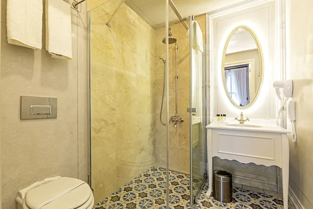 جناح تنفيذي بسرير كوين مع أريكة، Meroddi Barnathan Hotel 2/2