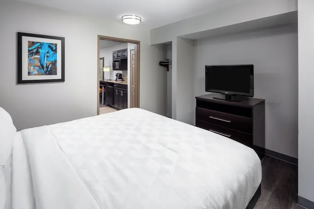 غرفة قياسية بسرير كينج، Holiday Inn Express Hotel & Suites St. Louis West-O Fallon 4/8