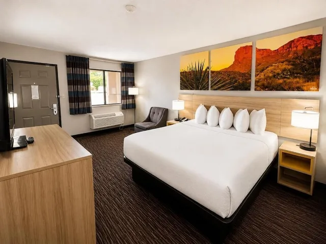 غرفة قياسية بسرير كينج، Days Inn By Wyndham Rio Rancho 2/10