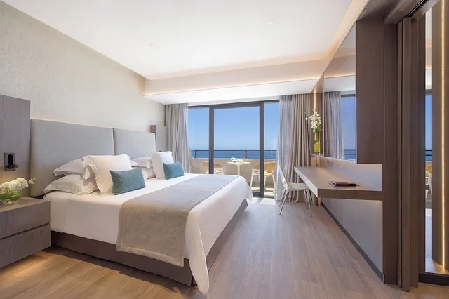 Luxury, Suite, King Bed, Sofa, Amathus Beach Hotel Limassol 1/2
