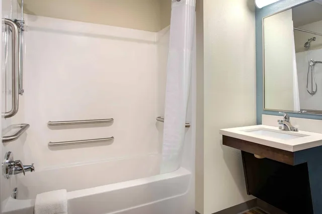 غرفة بسرير كوين لذوي الإعاقة، WoodSpring Suites Baltimore White Marsh - Nottingham 4/5
