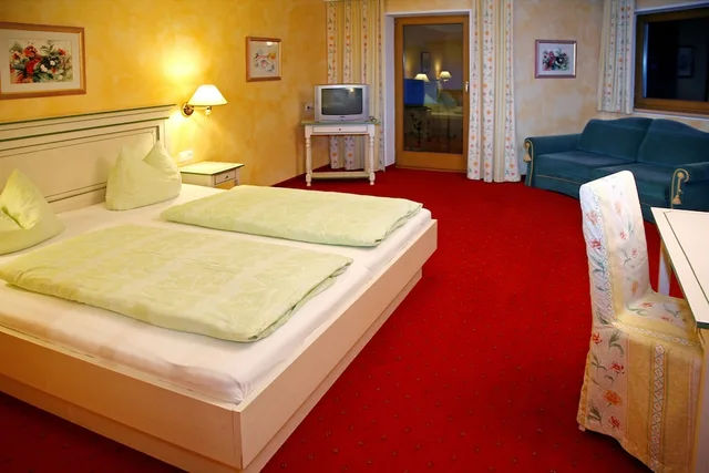 غرفة ديلوكس بسرير كينج، Hotel Schneeberger 4/10