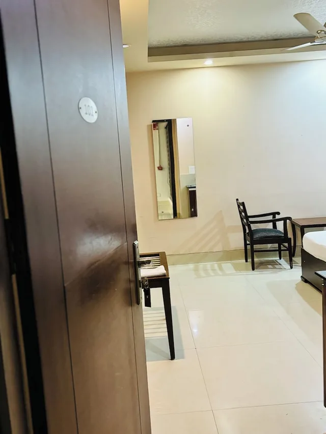غرفة ديلوكس بسرير مزدوج، Oyo 5198 Hotel Hcgrand 5/8