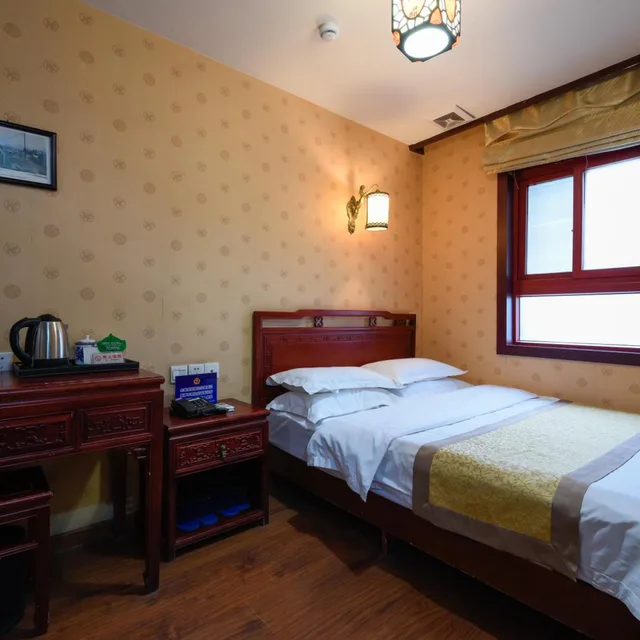 غرفة قياسية بسرير مزدوج، Qianmen Courtyard Hotel 2/9