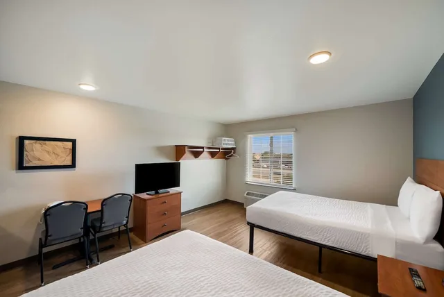غرفة قياسية بسريرين مزدوجين، WoodSpring Suites Fort Worth Fossil Creek 4/7