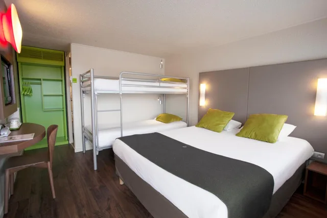 غرفة رباعية، CAMPANILE VICHY - BELLERIVE SUR ALLIER 3/9