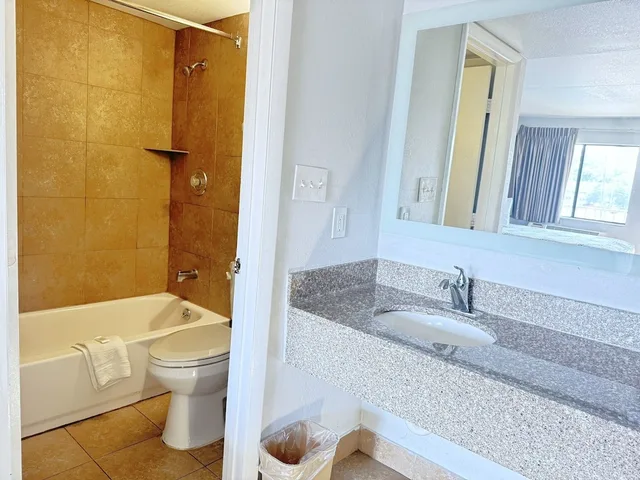 غرفة قياسية بسريرين مزدوجين للمدخنين، Masters Inn Tucker 7/7