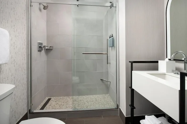 غرفة بسرير مزدوج بإطلالة، Courtyard By Marriott San Diego Downtown 4/6