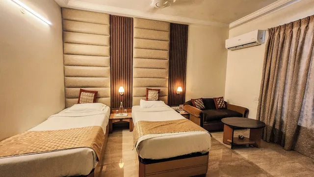 Executive, Double Bed, City View, HOTEL ROYAL PALACE 5/6
