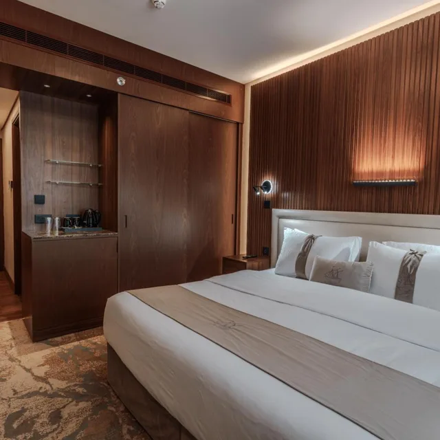 غرفة ديلوكس بسرير كينج، Kuwait Continental Hotel 3/10