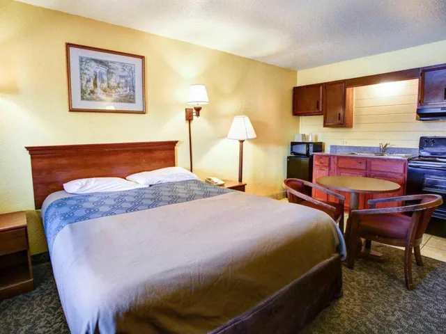 غرفة بغرفة نوم واحدة، Econo Lodge San Marcos University Area 3/4