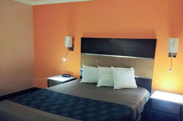 غرفة قياسية بسرير كوين، Econo Lodge Milldale - Southington 1/3
