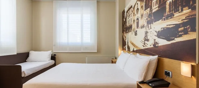غرفة قياسية ثلاثية بثلاثة أسرّة، B&B Hotel Milano La Spezia 3/8