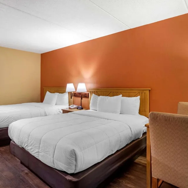 غرفة بسرير كوين، Econo Lodge Pigeon Forge Riverside 10/10