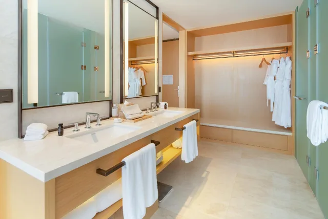 Suite, Twin Beds, Ocean View, Monogram Lounge Access, Corner، Shilla Monogram Danang 2/5