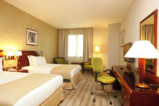 غرفة قياسية بسريرين منفصلين بإطلالة على المدينة، هوليداي إن - العليا(Holiday Inn Olaya) 6/9