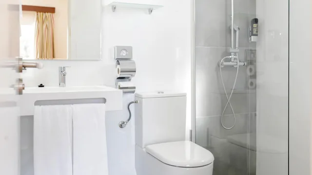 غرفة قياسية بسرير كوين بشرفة، Neptuno Paguera Hostal 8/8