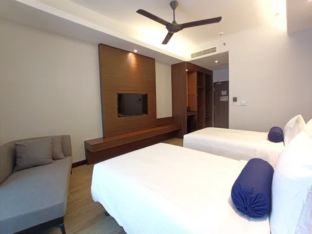 غرفة سوبيريور بسريرين منفصلين، Pacific Regency Beach Resort Port Dickson 2/3