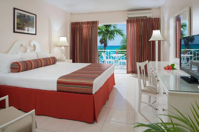 غرفة ديلوكس بسرير مزدوج بإطلالة على البحر، Sea Garden Beach Resort 1/1