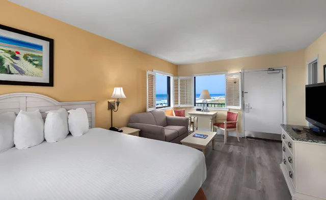 غرفة بسرير كينج، Best Western Ocean Sands Beach Resort 1/5
