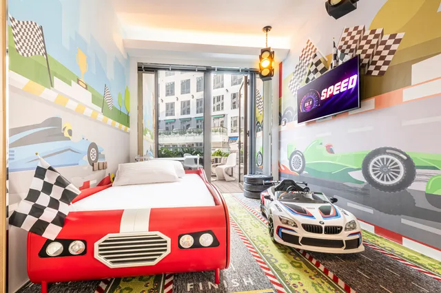 Theme, Family Suite, Queen Bed, Patio، Regala Skycity 3/5