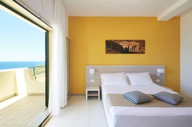 غرفة كومفورت بسرير مزدوج بإطلالة على البحر، CDSHotels Terrasini 1/6