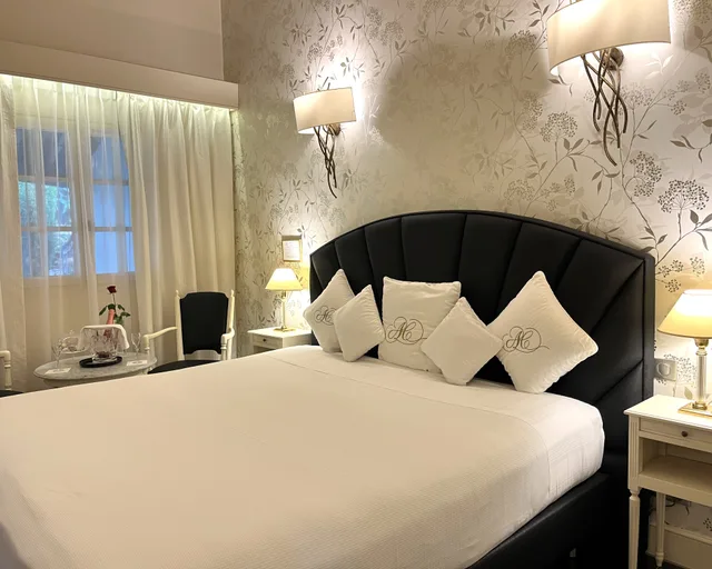غرفة ديلوكس بشرفة في الطابق الأرضي، Auberge de Cassagne & Spa 2/7