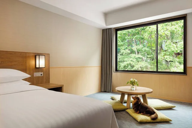 غرفة بسرير كينج، Courtyard By Marriott Hotel Hakuba 2/3