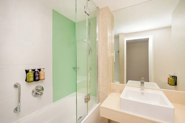 غرفة قياسية بسرير مزدوج مع أريكة، Holiday Inn Southend 10/10