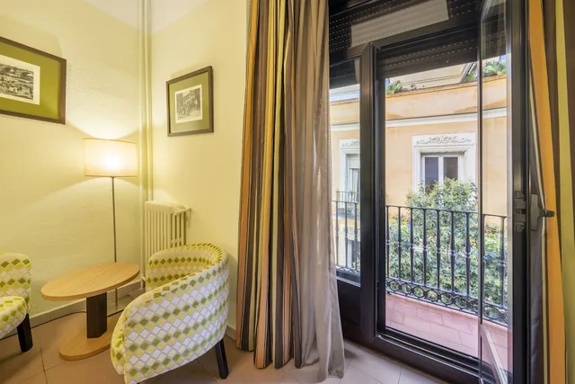 غرفة عائلية ثلاثية بثلاثة أسرّة، Hostal Ballesta 9/9