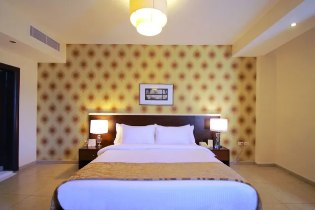 جناح تنفيذي بسرير كينج بإطلالة على المدينة، CITY ROSE HOTEL SUITES 1/10