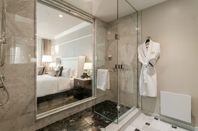 غرفة ديلوكس بسرير كينج بشرفة، Hotel Birks Montreal 9/10