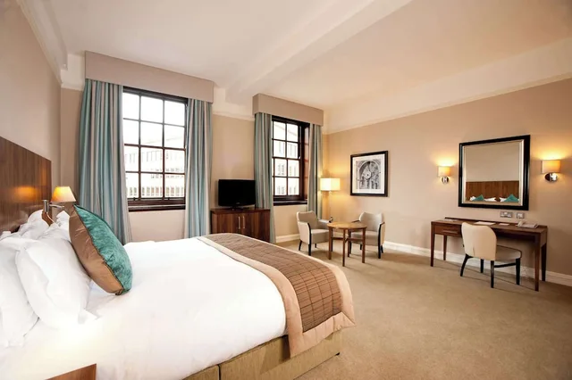 غرفة كلاسيكية بسرير كينج لذوي الإعاقة، The Grand York 1/1