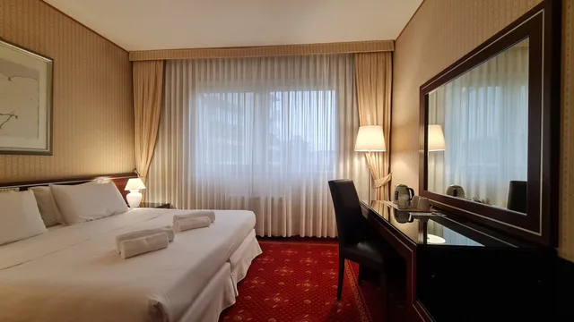 غرفة قياسية مفردة بسرير كينج، Venice Michelangelo Hotel 4/10