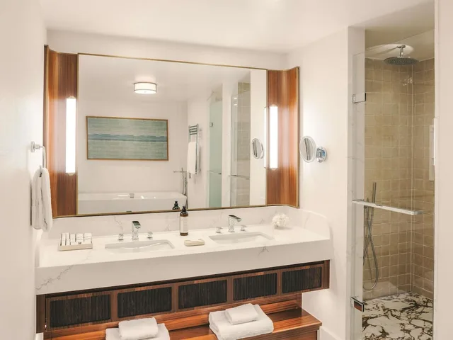 جناح جونيور بسريرين منفصلين بإطلالة على البحيرة، Fairmont Cheshire The Mere 7/10