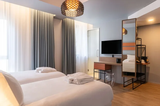 غرفة ديلوكس بسريرين منفصلين، Golden Tulip Saint Malo 3/6