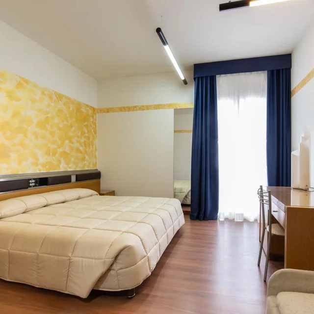 غرفة بسرير مزدوج أو سريرين منفصلين بإطلالة على البحر، Park Hotel Rimini 1/10