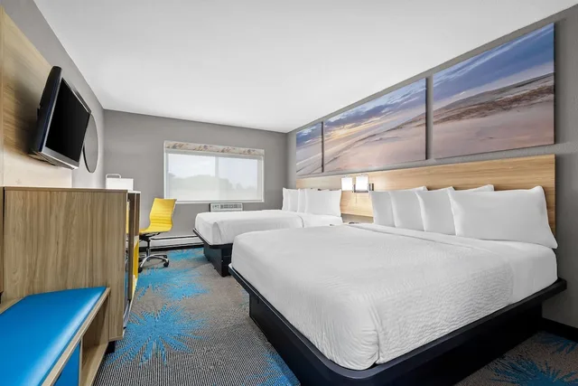 غرفة بسريرين كوين، Days Inn by Wyndham La Crosse 4/10