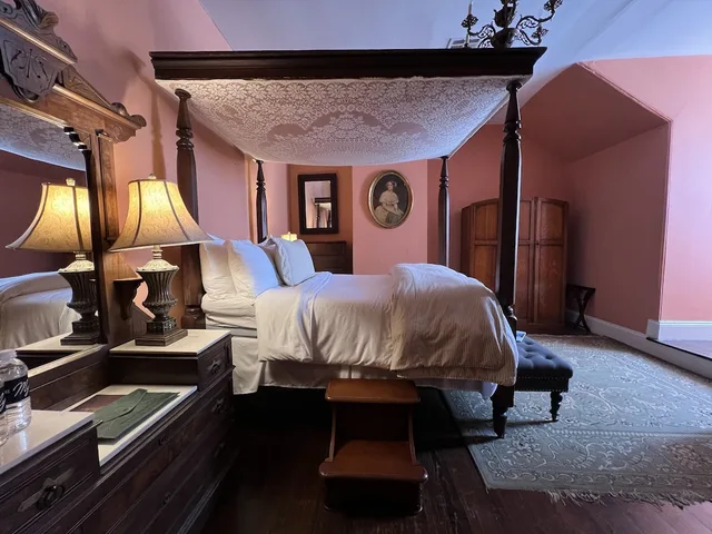 غرفة بسرير كوين، The Myrtles 1/3