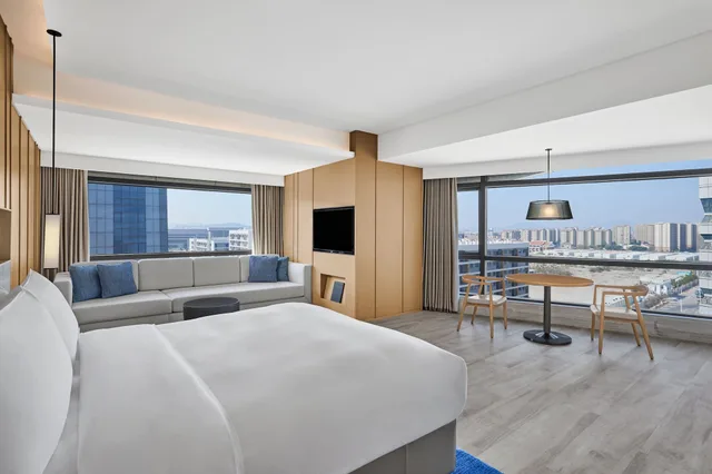 غرفة ديلوكس بسريرين مزدوجين بإطلالة على المدينة، Courtyard by Marriott Xiamen Huli 1/8