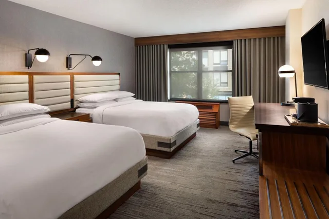 Concierge, 2 Queen Beds، The Depot Renaissance Minneapolis Hotel 2/5