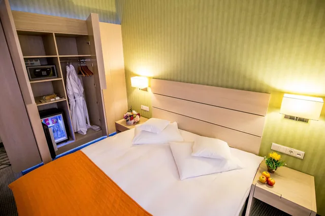 غرفة ديلوكس بسرير كينج، Golden Tulip Ana Tower Sibiu 4/10