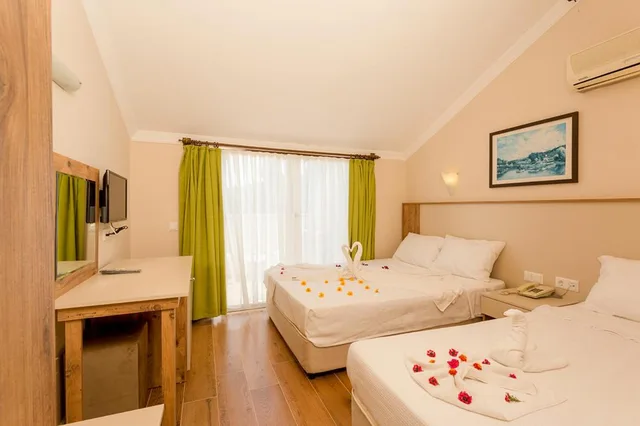 Room, Double Bed, Rich Melissa Hotel (ex Melissa Residence) 1/6
