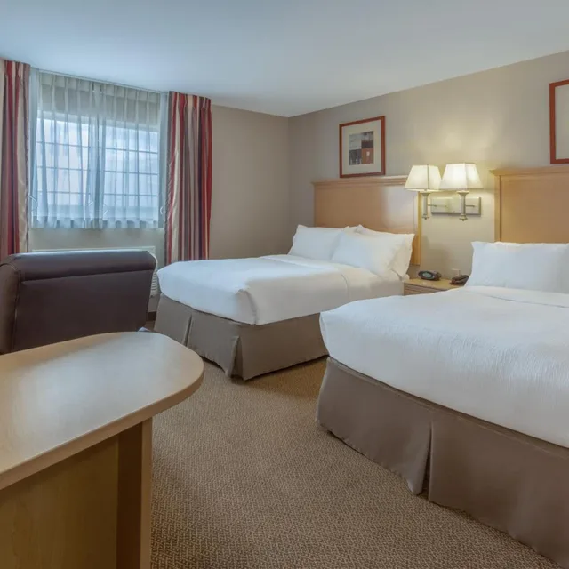 جناح بسريرين مزدوجين لذوي الإعاقة، Candlewood Suites Minot 1/7