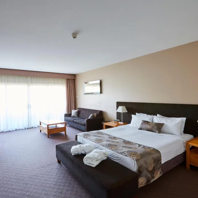 جناح بشرفة، MORNINGTON HOTEL 4/5